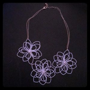 XMAS GIFT IDEA! White flower necklace
